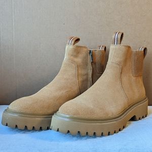 Madewell - The Henry Lugsole Boot in Suede - New Without Tags